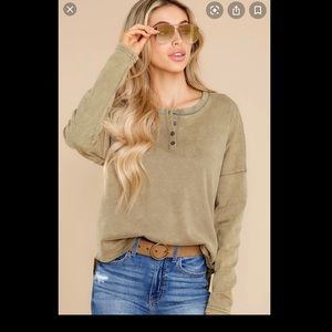 *NWT* “Causually in Love” Top RDB